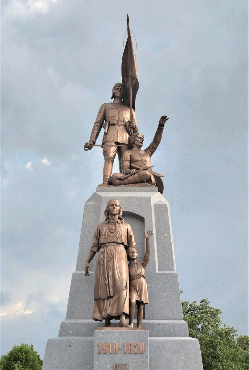 Viljandi Vabadussamba taastamine 2023 , 4 pronksfiguuri (koos I.Zubakaga), h=8,1 m<br />Restoring of Viljandi Freedom Statue 2023, 4 bronze figures (together with I.Zubaka) , h= 8,1 m