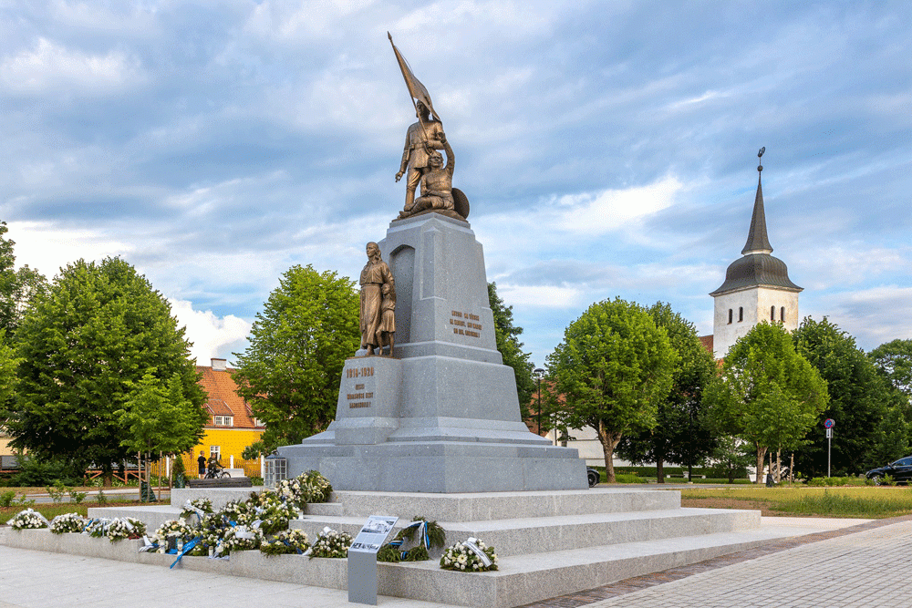 Viljandi Vabadussamba taastamine 2023 , 4 pronksfiguuri (koos I.Zubakaga), h=8,1 m<br />Restoring of Viljandi Freedom Statue, 4 bronze figures (together with I.Zubaka) , h= 8,1 m