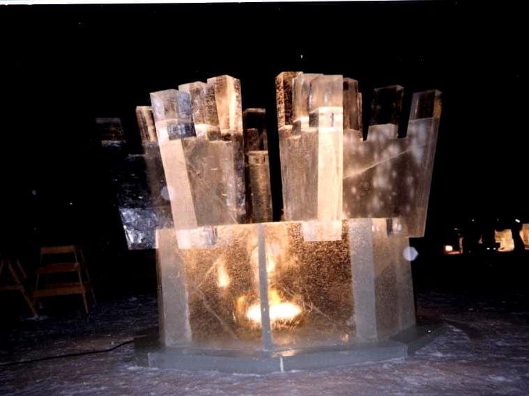 "LUMEHELBED" 1998 h= 3 m Pello, Soome (võistkonnatöö - I preemia)  <br />"SNOWFLAKES" 1998 h= 3 m Pello, Finland (teamwork - I prize)