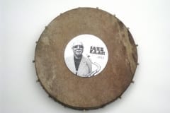 Kingitus muusik CHARLES LLOYDILE 2013 trumm, lasergraveering roostevabal terasel<br /> A gift to a jazzmusician CHARLES LLOYD 2013 drum, lazerengraving on stainless steel